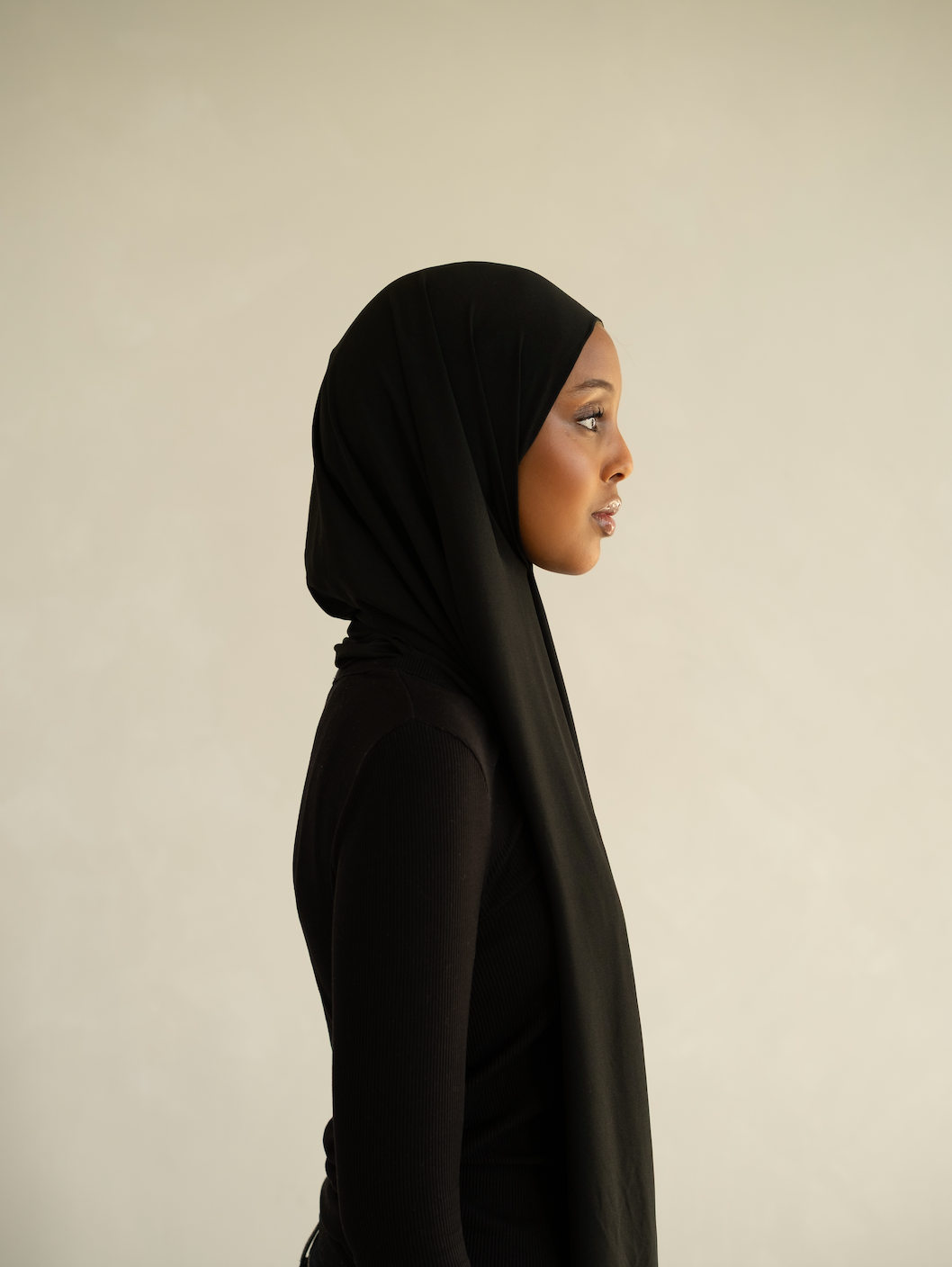 DEEP BLACK SMOOTH FLUID JERSEY HIJAB