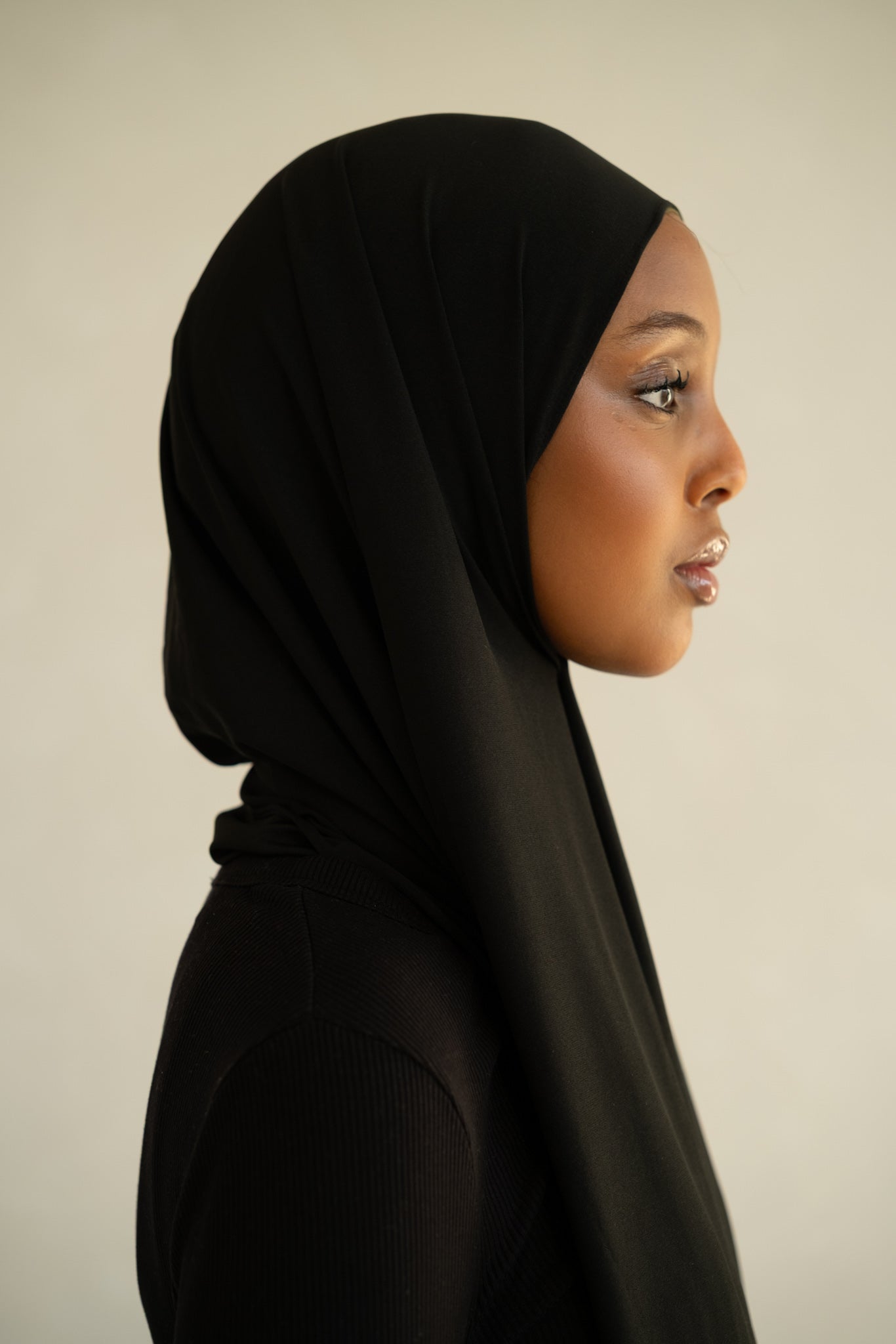 DEEP BLACK SMOOTH FLUID JERSEY HIJAB
